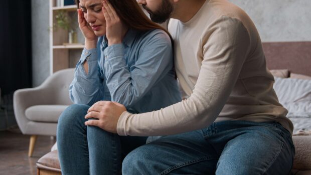 Eine Eileiterschwangerschaft ist für Frauen, aber auch für ihre Partner, oft sehr belastend.